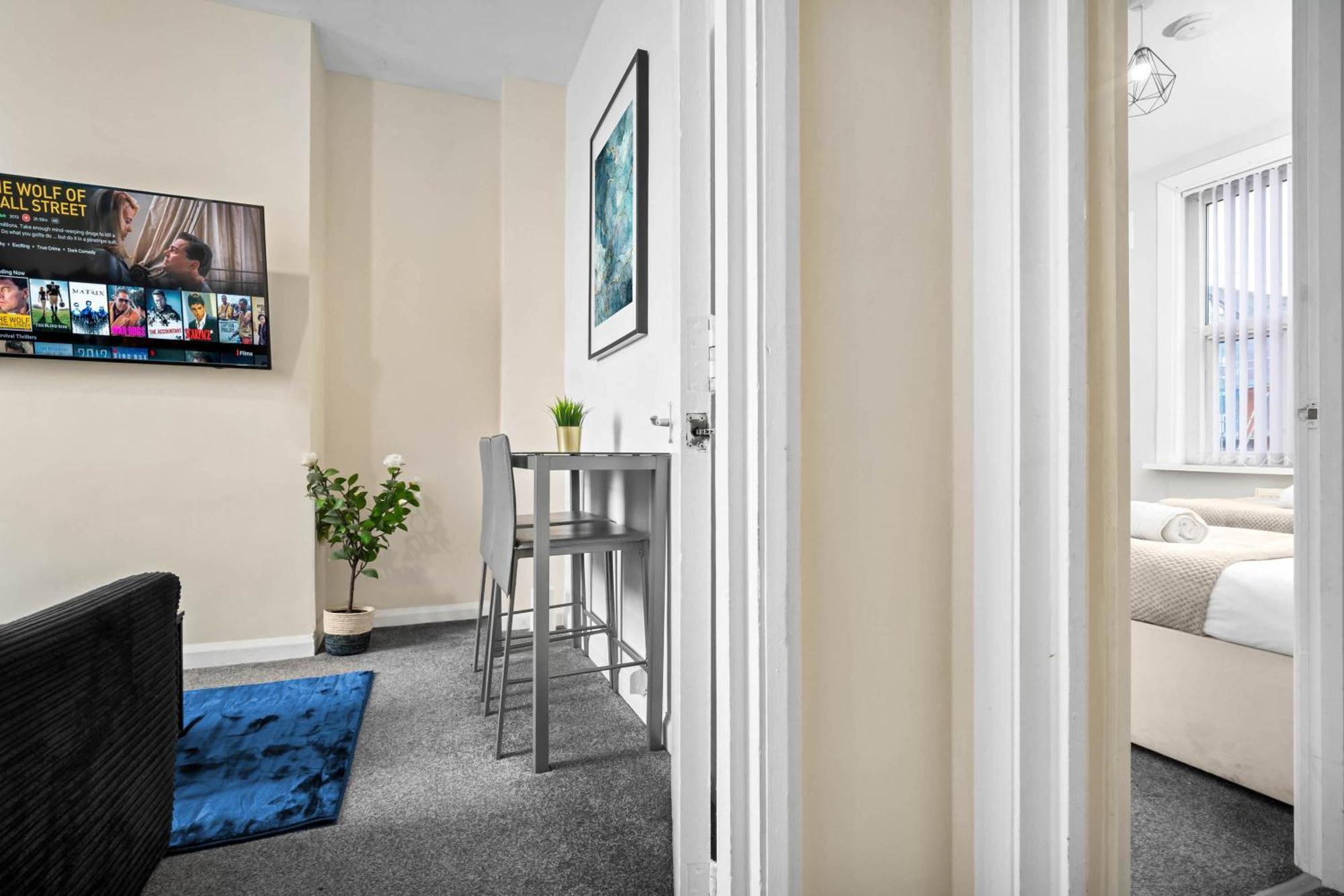 Two Bedroom Apartment - Single Beds - Accommodates 3 - Street Parking - Top Rated -Wbb 西布罗姆维奇 外观 照片